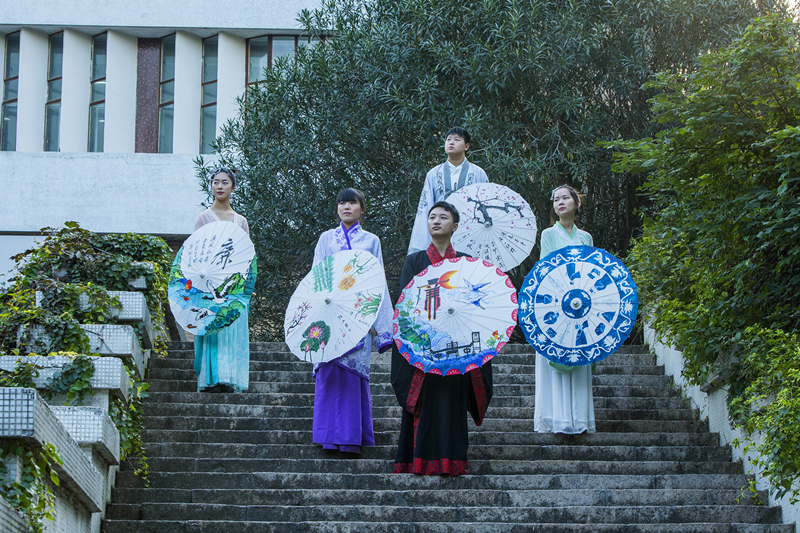 草莓视频
宋扬、周晓平;草莓视频
陈泠琳;草莓视频
黄梓莘;常州纺织服装职业技术学院 赵紫如、李乃萍;常州信息职业技术学院 夏钰莹
